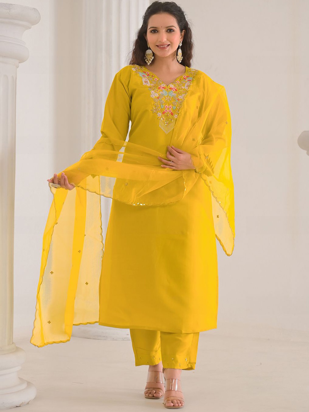 

Meena Bazaar Floral Embroidered Sequinned Straight Kurta With Trouser And Dupatta, Yellow