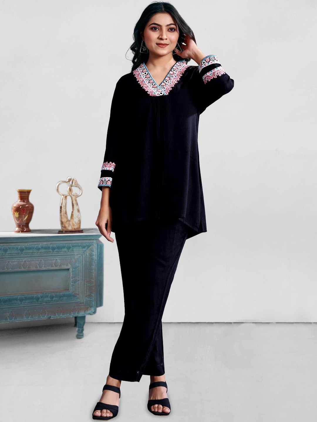 

Komarri U V Neck Top With Trousers Co-ords, Black