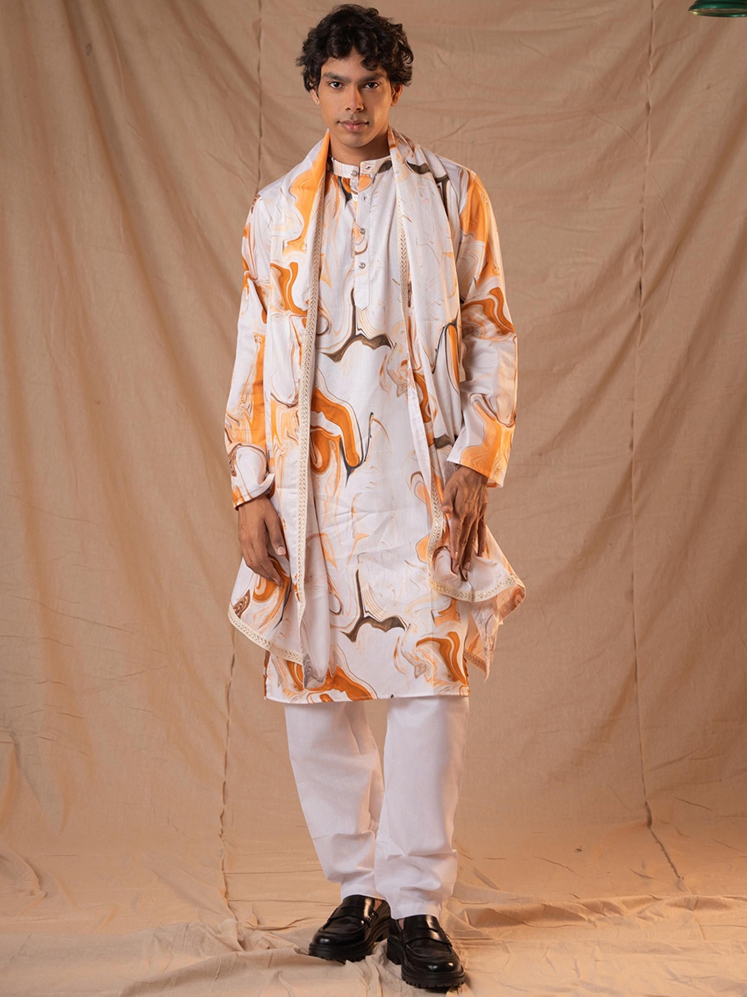 

5 Stitch Abstract Printed Mandarin Collar Straight Kurta, Orange