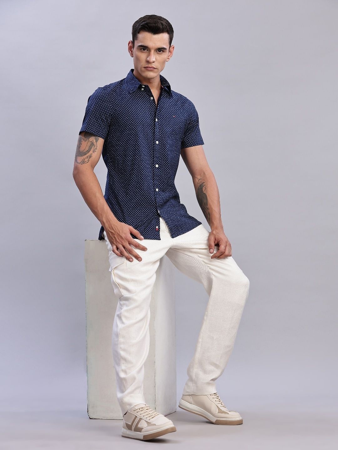 

Tommy Hilfiger Men Slim Fit Opaque Printed Casual Shirt, Blue