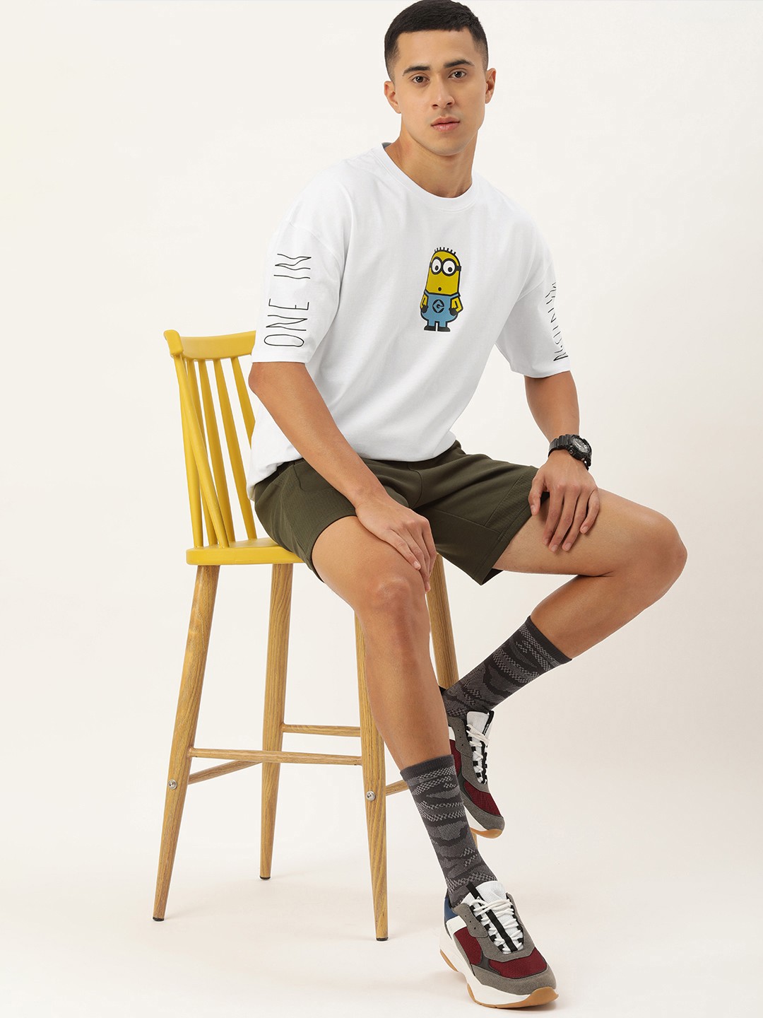 

Minions by Kook N Keech Men Printed Drop-Shoulder Sleeves Loose T-shirt, White