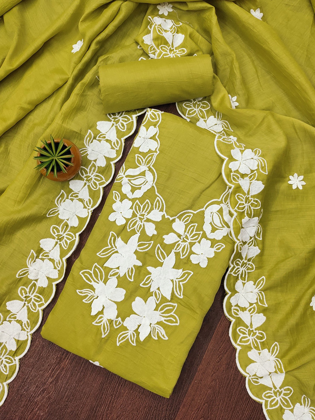 

Rangtulika Floral Embroidered Unstitched Dress Material, Green