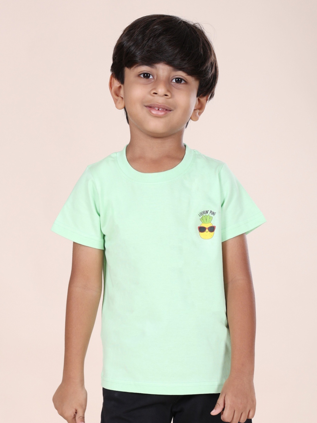 

KiddoPanti Boys Printed Pockets T-shirt, Green