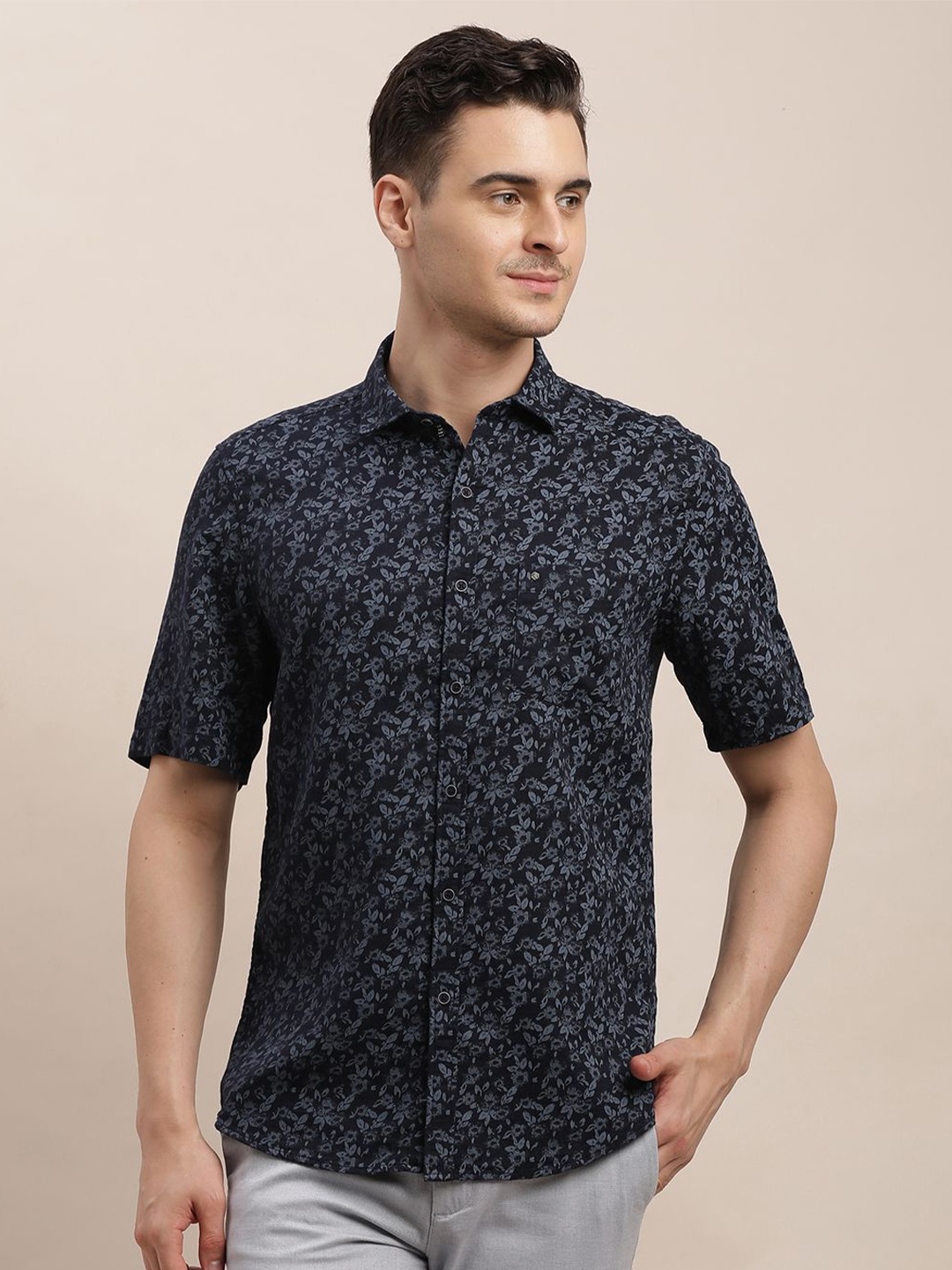 

Turtle Men Relaxed Slim Fit Floral Opaque Printed Casual Shirt, Black