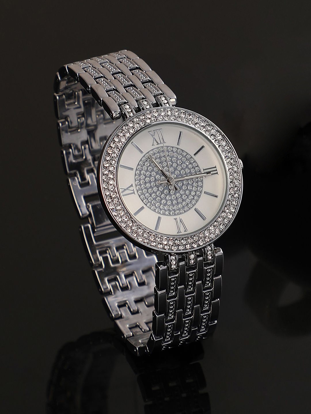 

HAUTE SAUCE by Campus Sutra Women Embellished Dial & Stainless Steel Textured Straps Analogue Watch, Silver