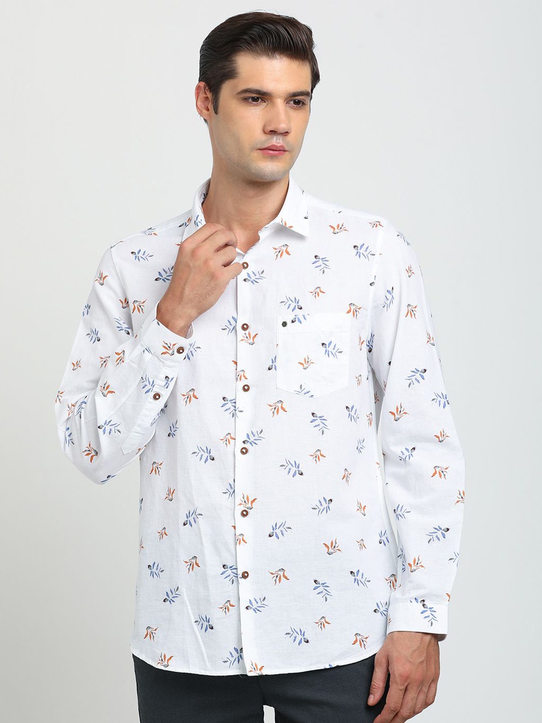 

Turtle Men Relaxed Slim Fit Floral Opaque Printed Casual Shirt, White