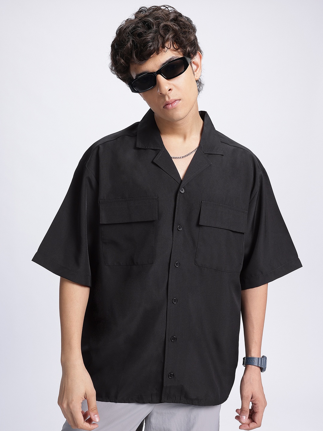 

glitchez Chill Core Drop-Shoulder Oversized Shirt, Black