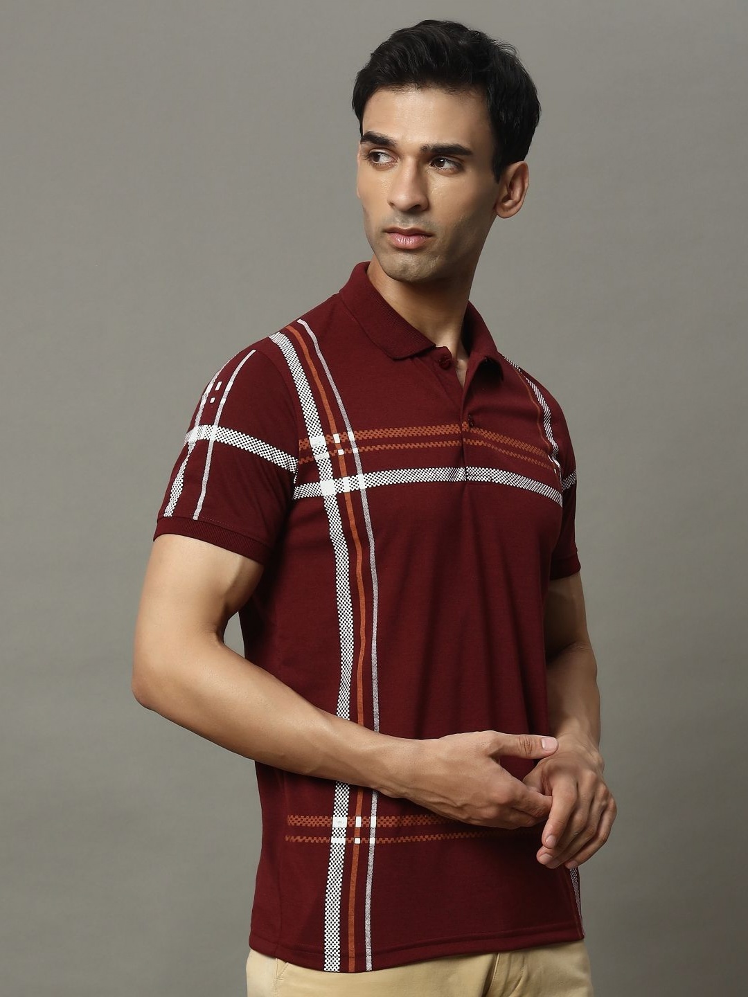 

OGEN Men Printed Polo Collar Pockets T-shirt, Maroon