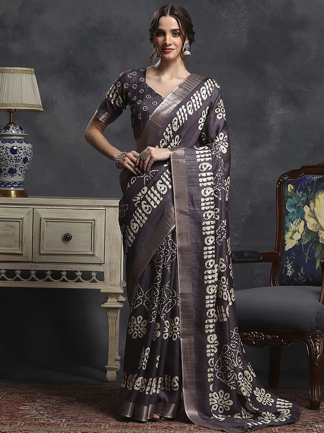 

Anouk Rustic Floral Zari Silk Blend Sungudi Saree, Violet