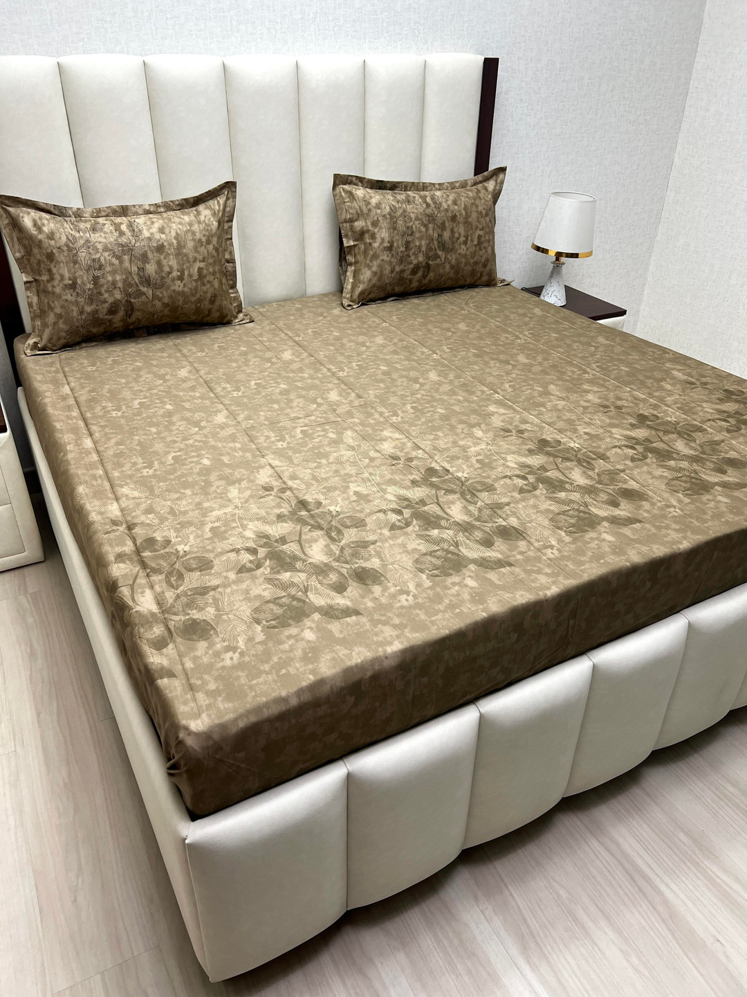 

Pure Decor Royal Majestic Brown Printed Pure Cotton 330 TC King Bedsheet Set 2.74 x 2.74 m