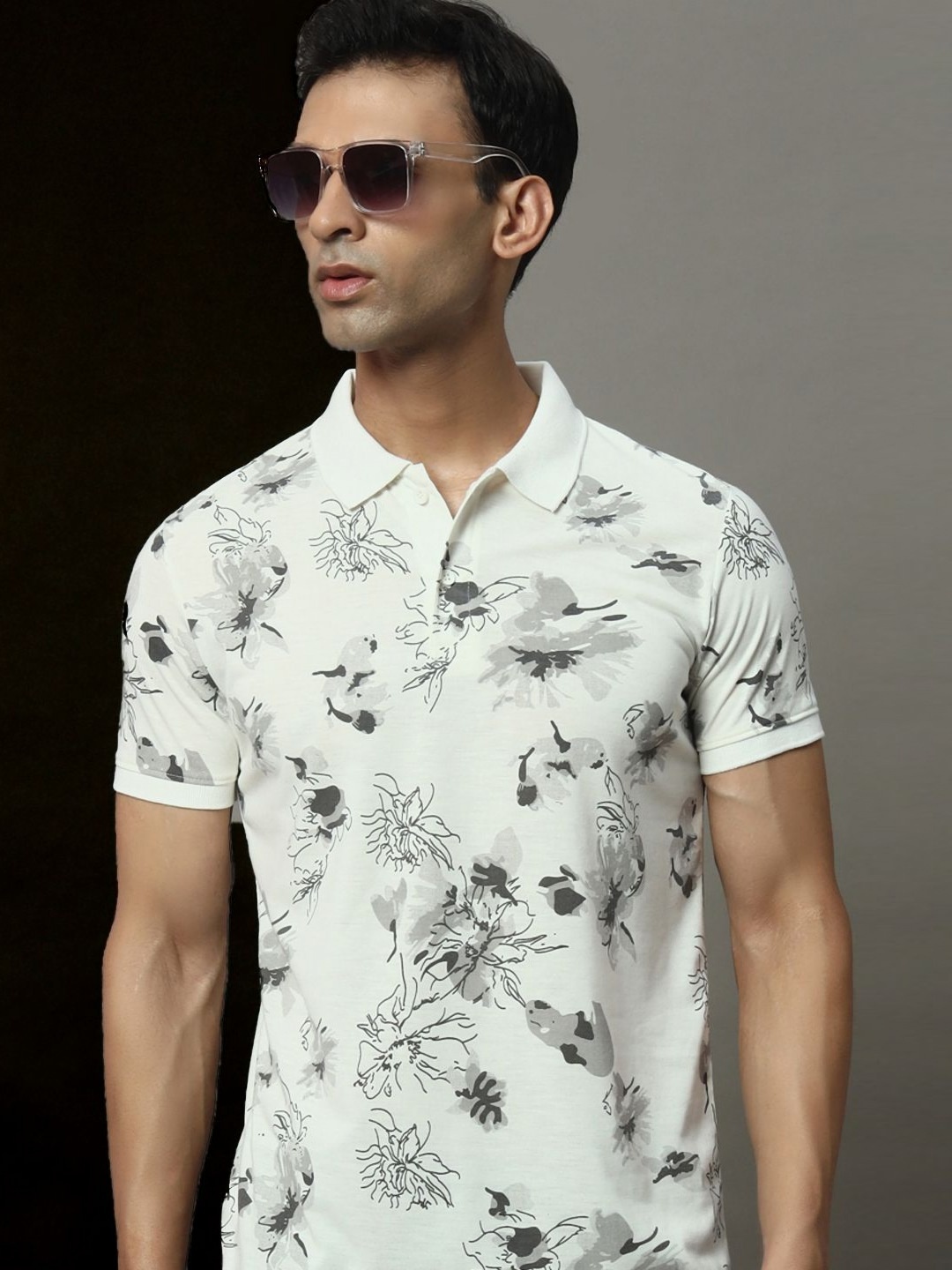 

OGEN Men Floral Printed Polo Collar Monochrome T-shirt, Grey