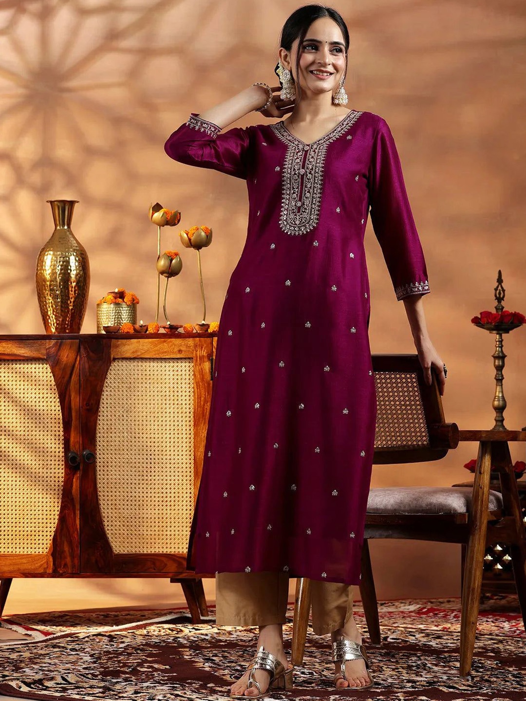 

Tulip Eden Floral Embroidered V- Neck Silk Straight Kurta, Purple