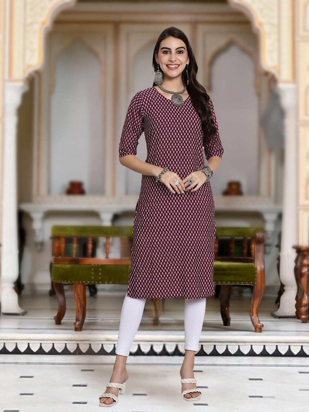 

Moda Rapido Floral Printed Round Neck Straight Kurta, Maroon