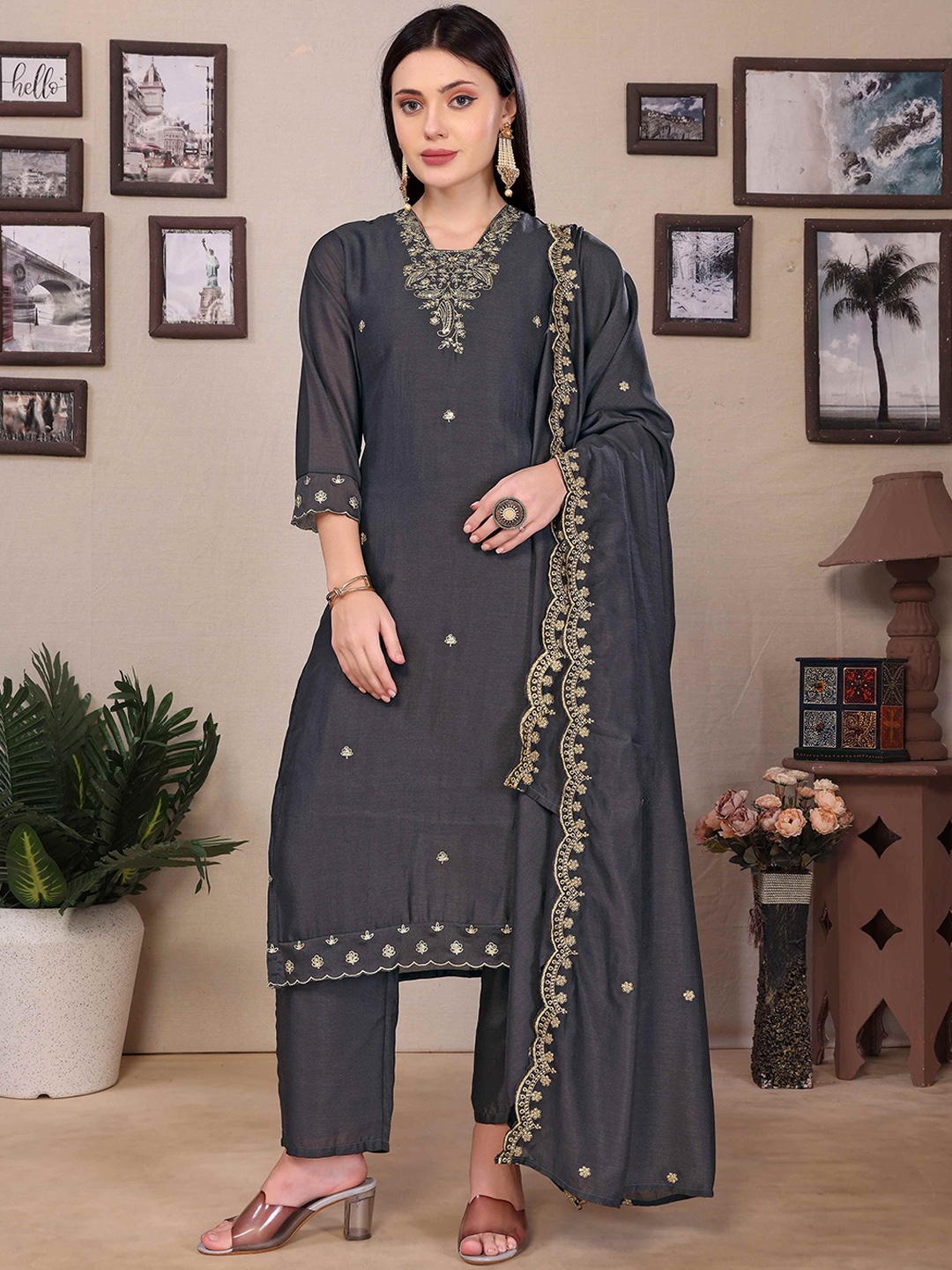 

SUNDARNAARI Women Ethnic Motifs Embroidered Regular Thread Work Kurta with Trousers & With Dupatta, Grey