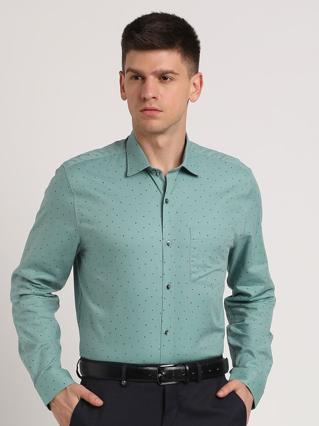 

Turtle Men Classic Opaque Printed Formal Shirt, Green