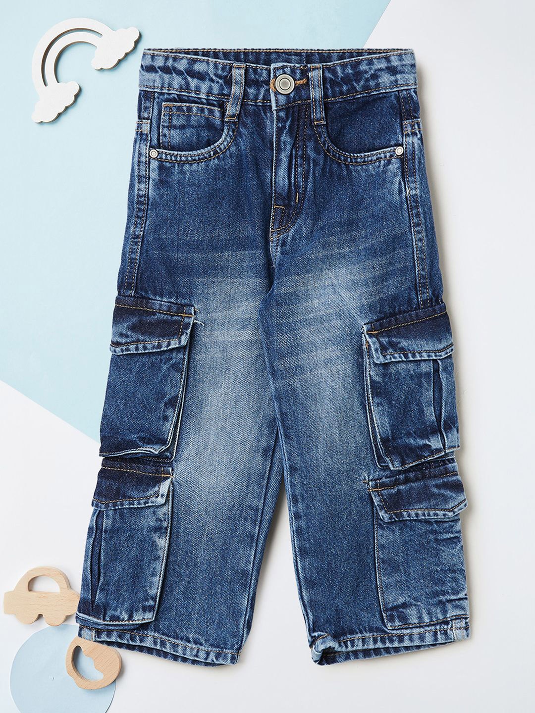 

max Boys Mildly Distressed Light Fade Jeans, Blue