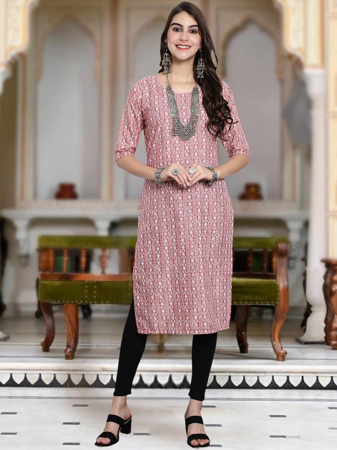 

Moda Rapido Geometric Printed Round Neck Straight Kurta, Pink