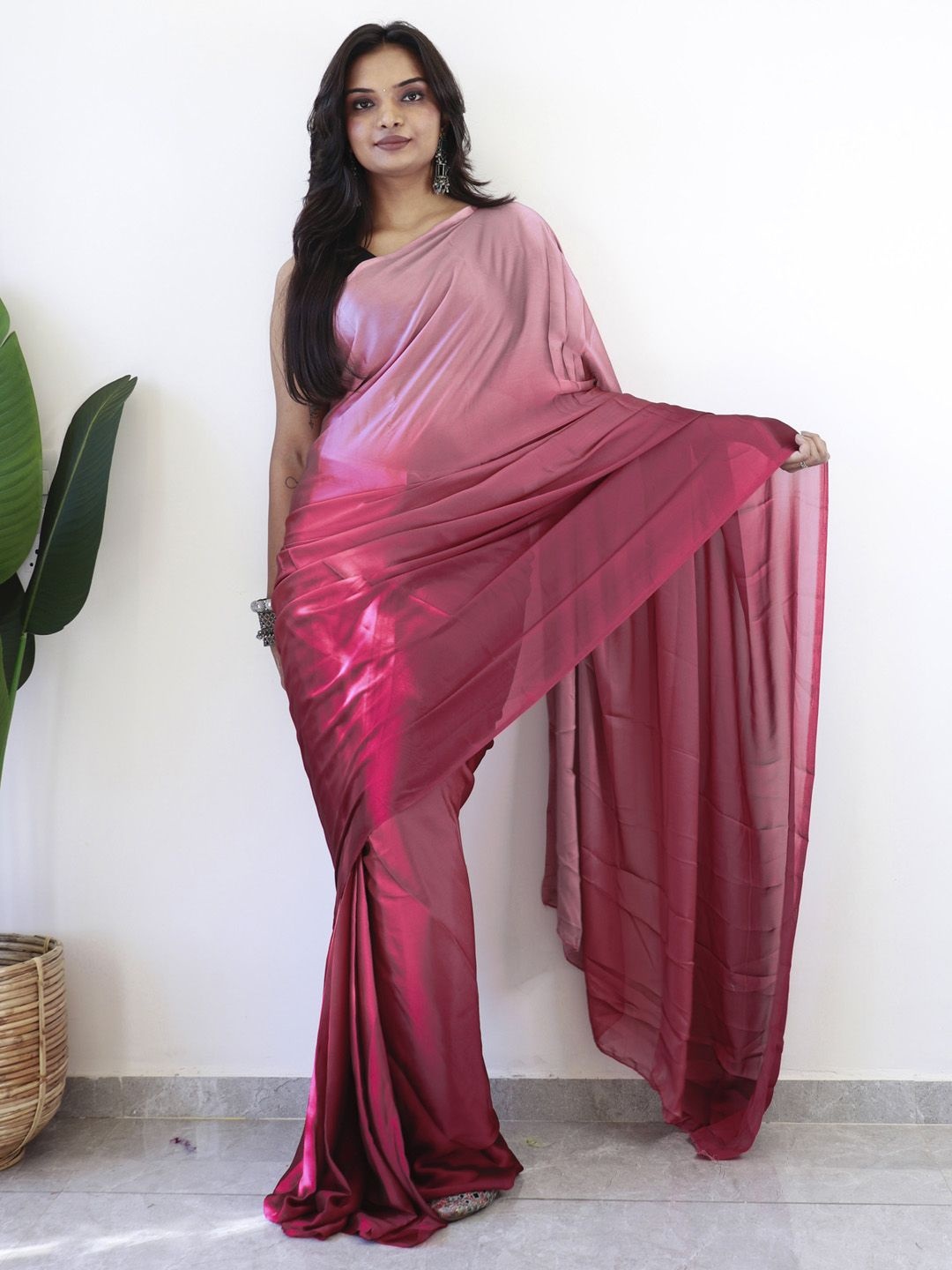 

Mitera Ombre Poly Georgette Ready to Wear Saree, Pink
