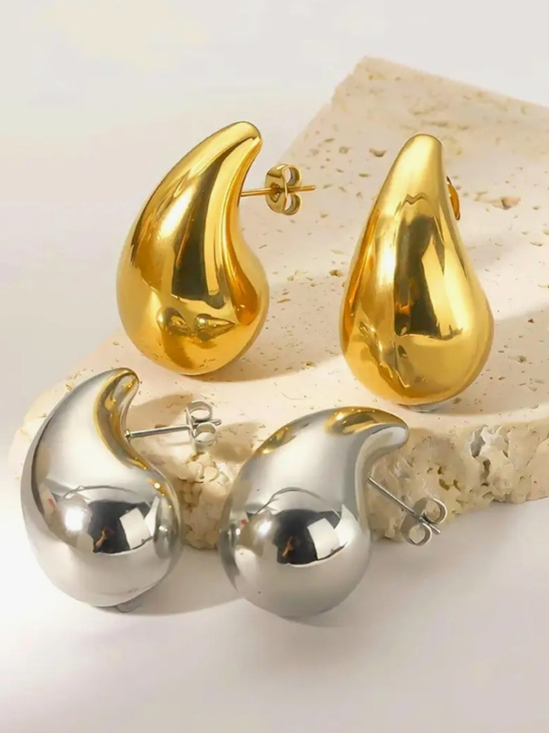 

V FASHION JEWELLERY Set of 2 Gold Plated Contemporary Shaped Studs Earrings