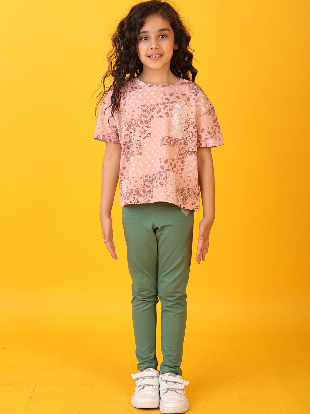 

Anthrilo Girls Paisley Printed T-shirt with Leggings, Pink