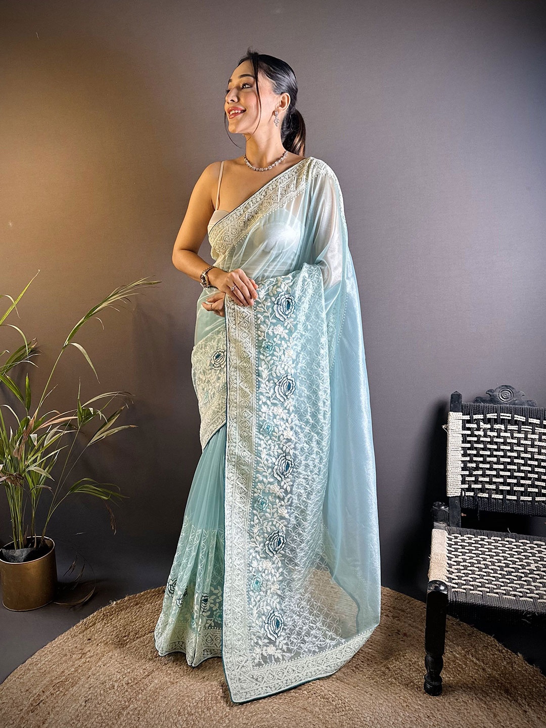 

NIWAA Floral Embroidered Organza Saree, Blue