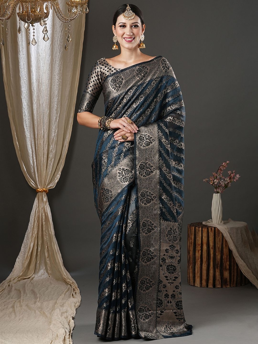 

Mitera Leheriya Zari Organza Banarasi Saree, Teal