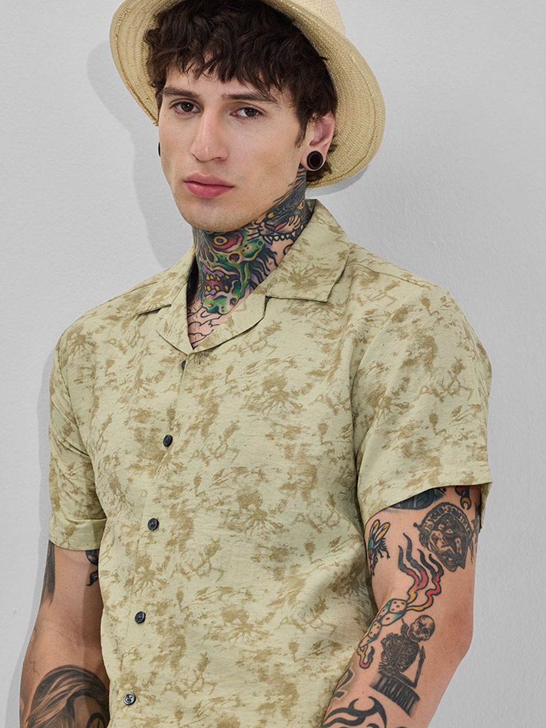 

Snitch Men Boxy Opaque Printed Casual Shirt, Green