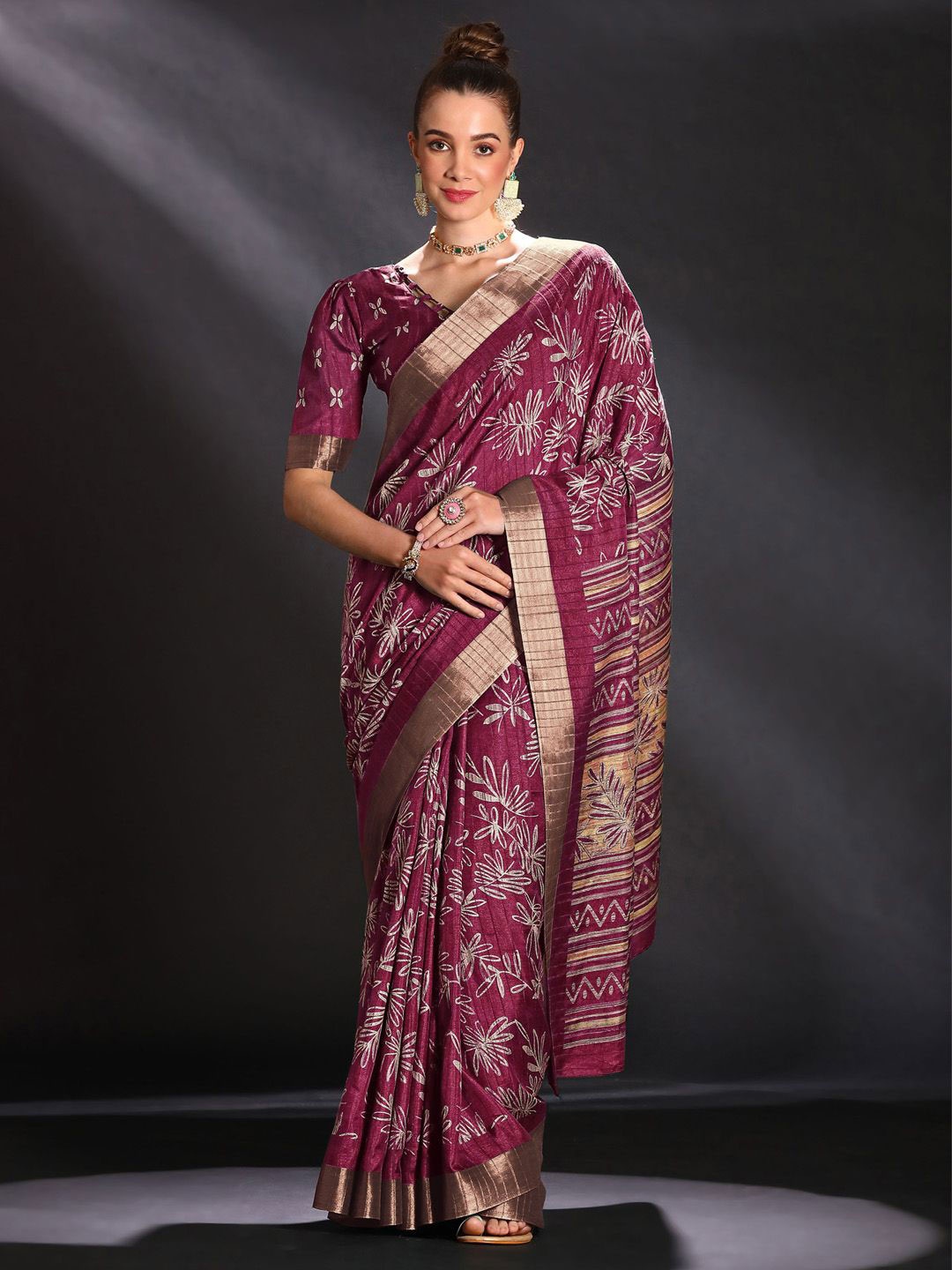 

Anouk Rustic Floral Zari Silk Blend Sungudi Saree, Magenta