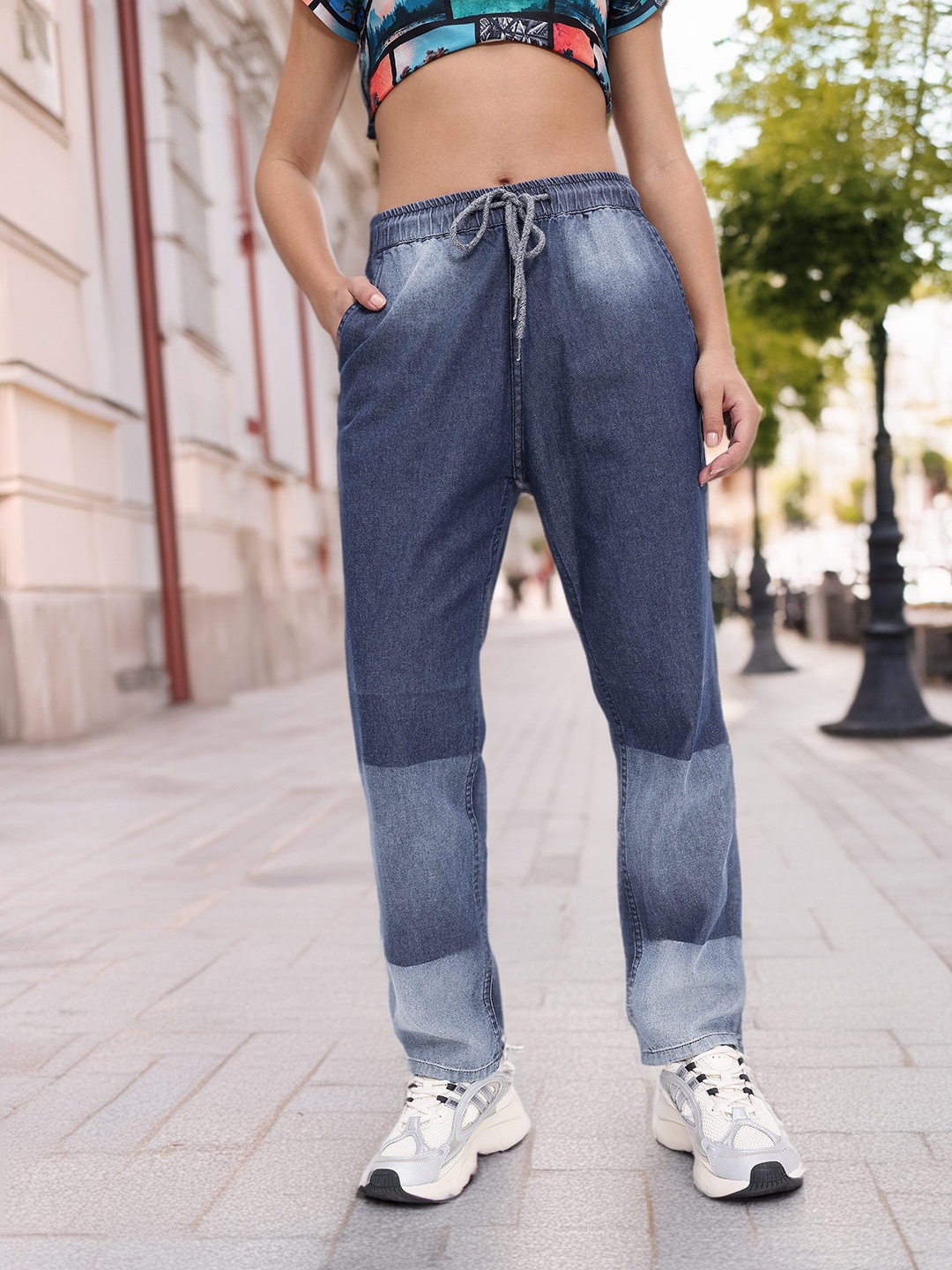 

The Roadster Life Co. Women Everyday Style With A Twist Pure Cotton Relaxed Jeans, Blue