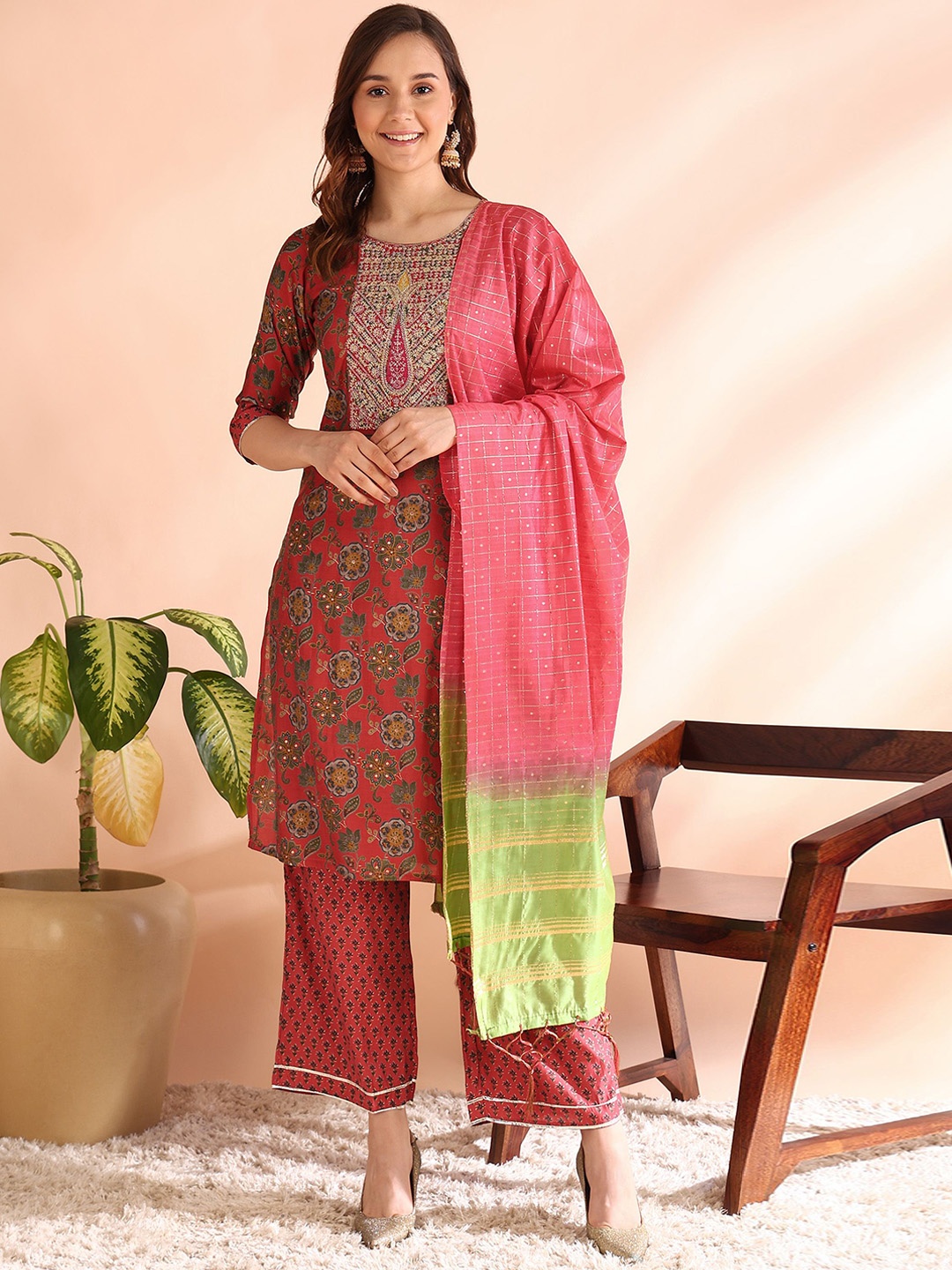 

DIVASTRI Floral Printed Thread Work Straight Kurta With Trouser & Dupatta, Maroon