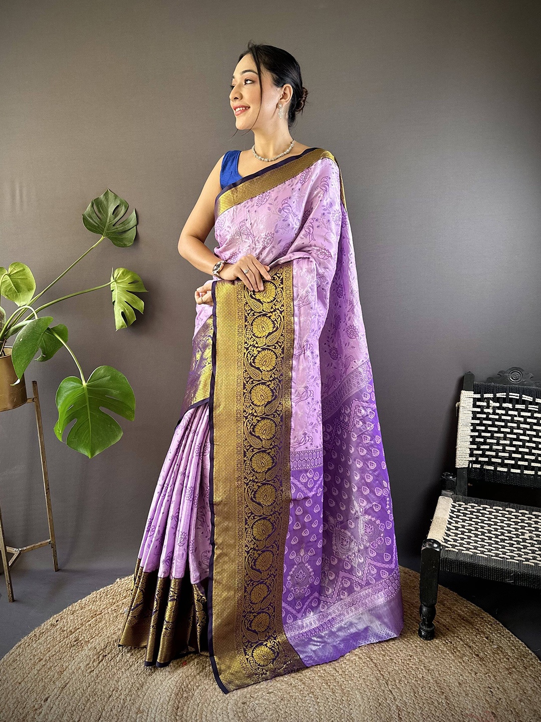 

NIWAA Woven Design Zari Tissue Kanjeevaram Saree, Violet