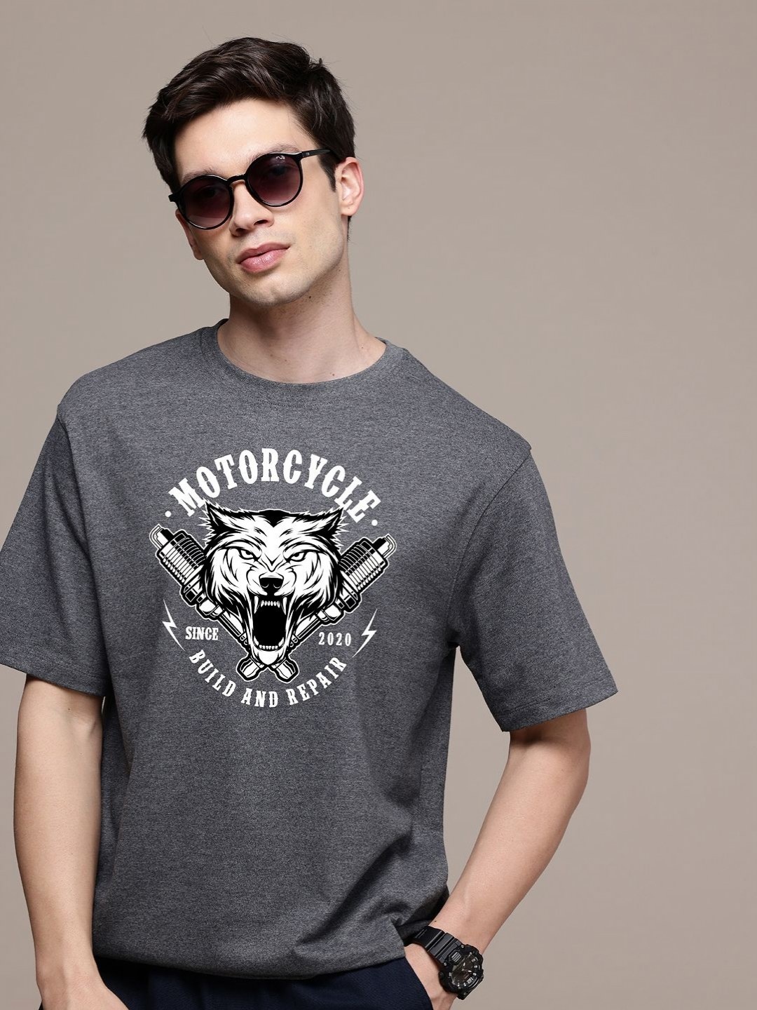 

Moda Rapido Men Printed Applique T-shirt, Metallic