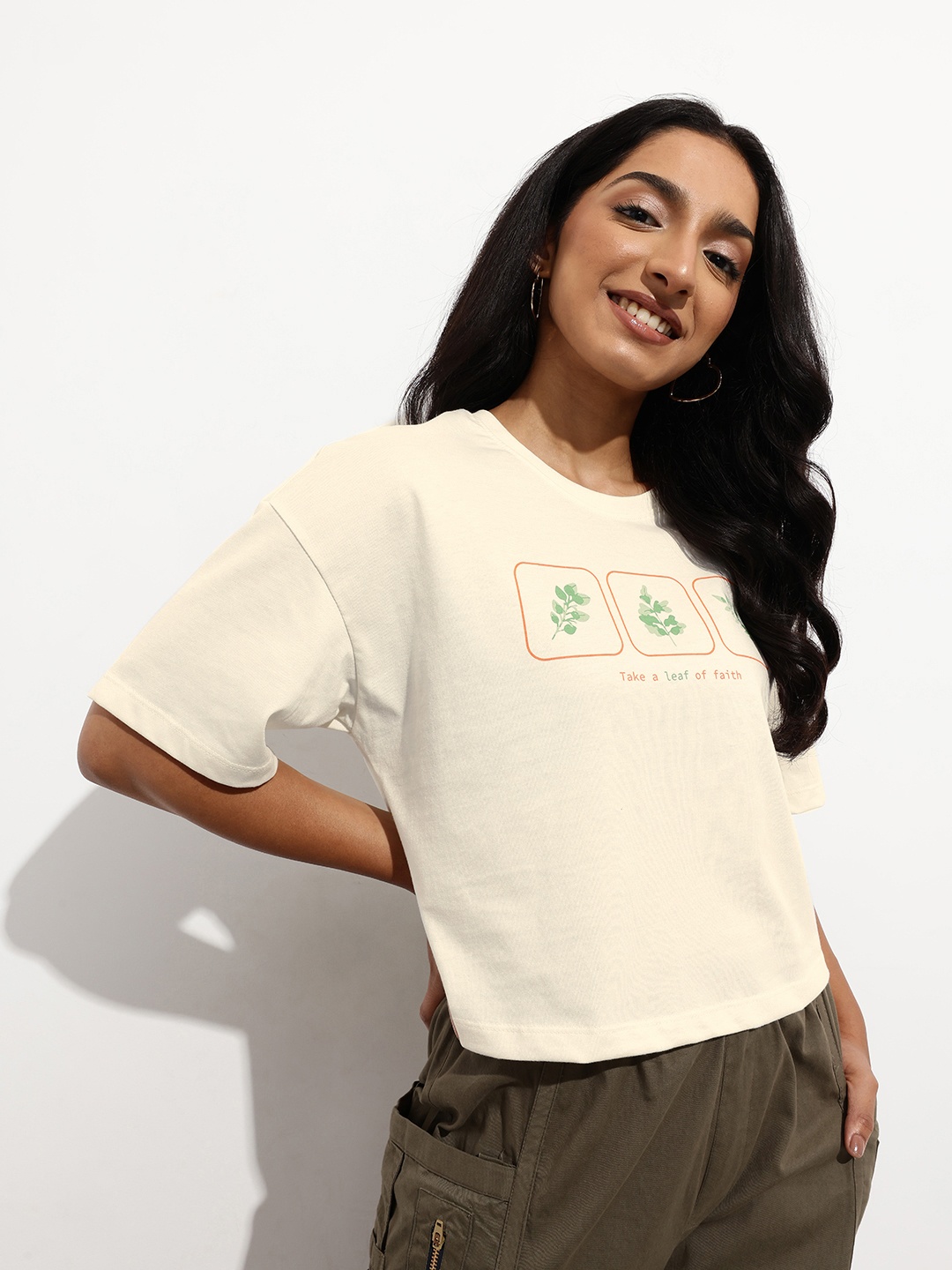 

DressBerry Fun Pun Chill-Chic Boxy Crop T-shirt, Off white