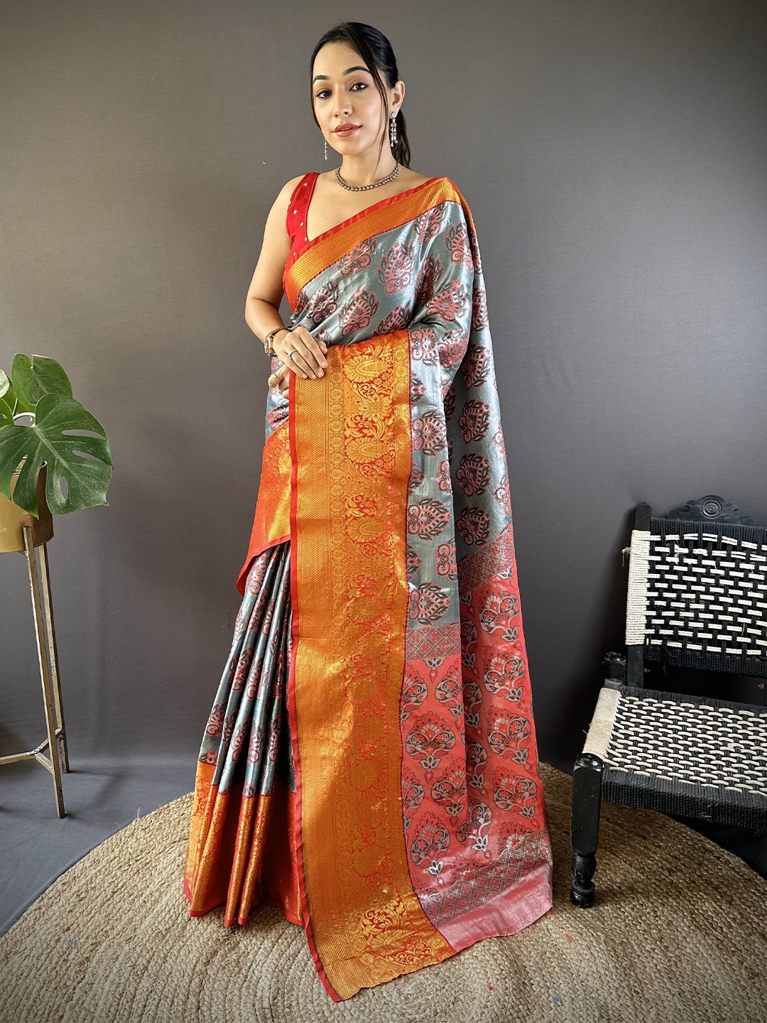 

NIWAA Woven Design Zari Tissue Kanjeevaram Saree, Grey
