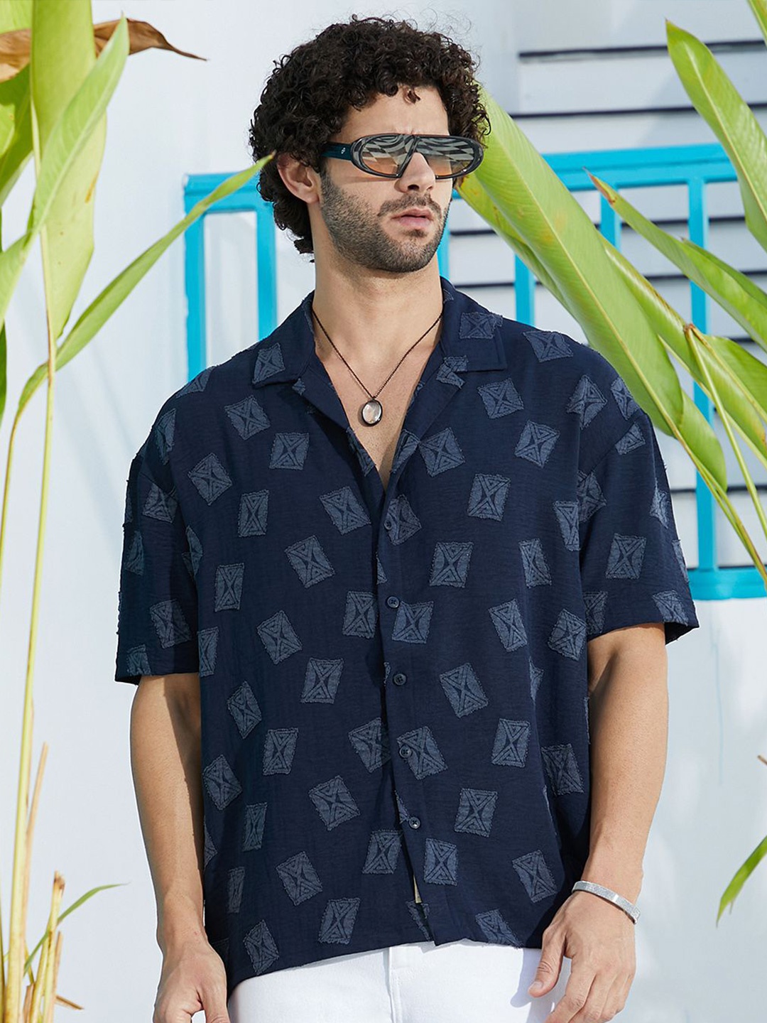 

Campus Sutra Men Comfort Opaque Checked Casual Shirt, Black