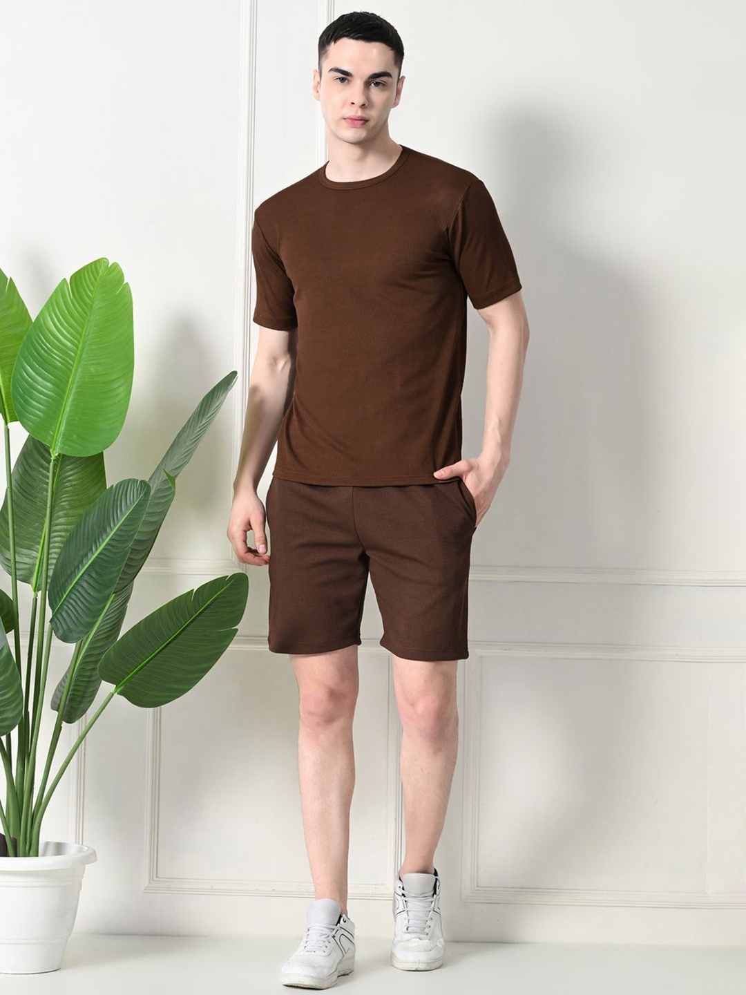 

CLAFOUTIS Round Neck T-Shirt With Shorts, Brown