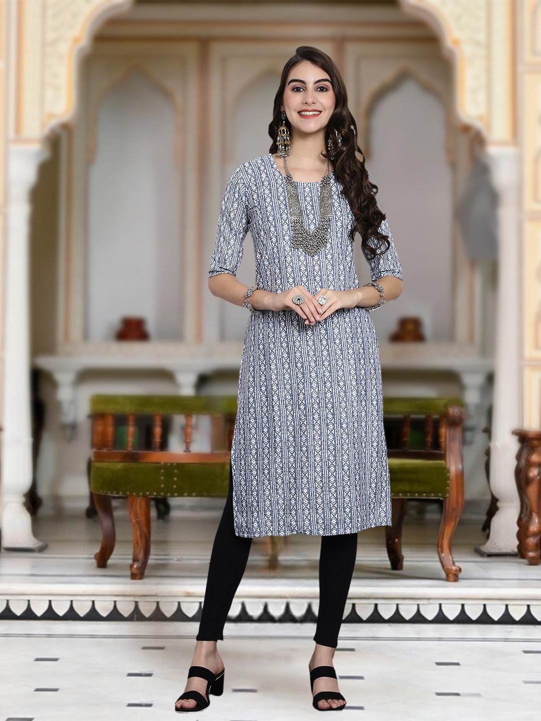 

Moda Rapido Geometric Printed Round Neck Straight Kurta, Blue
