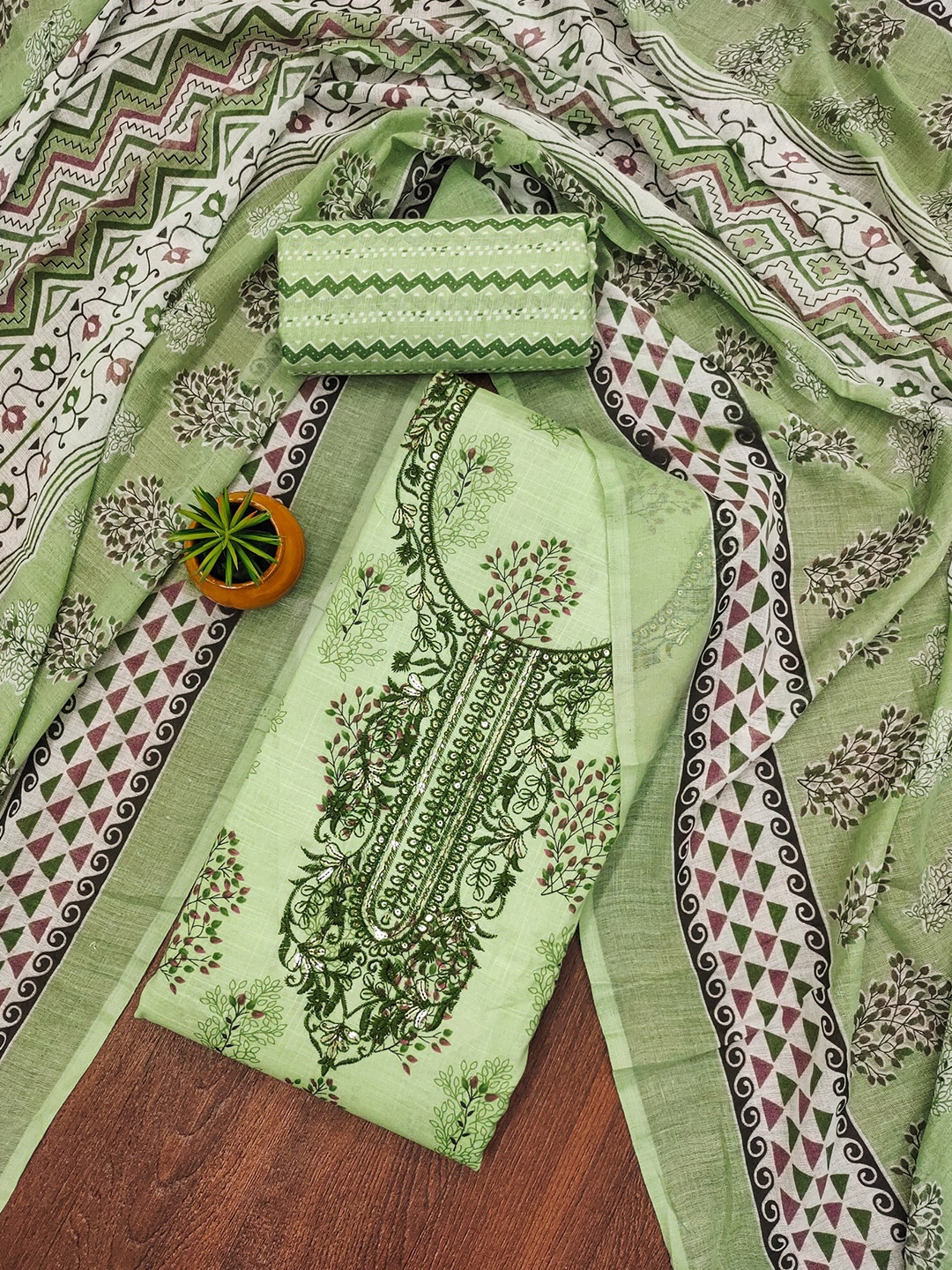 

Rangtulika Ethnics Ethnic Motifs Printed Unstitched Dress Material, Green