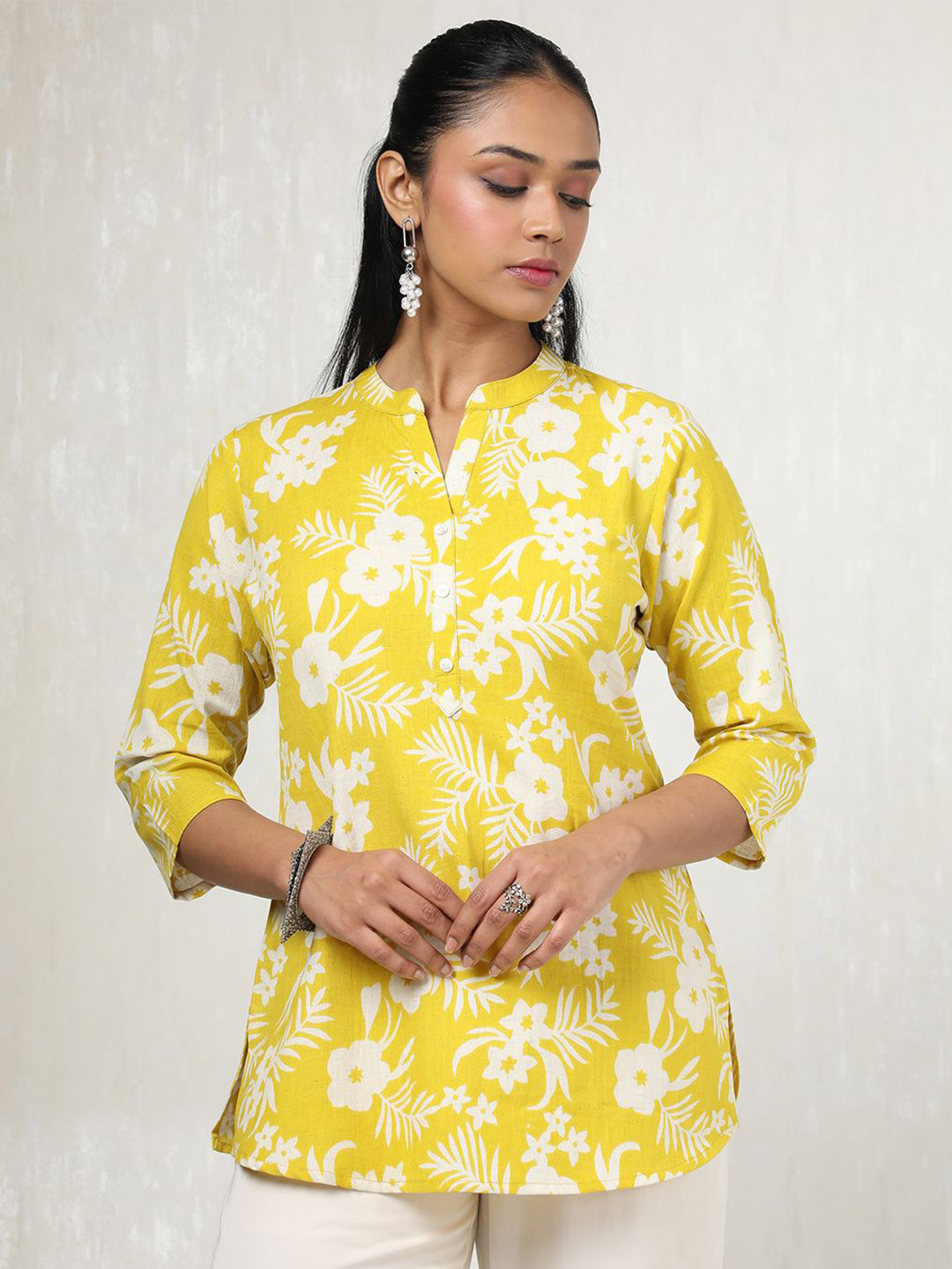 

Soch Mandarin Collar Printed Tunic, Yellow
