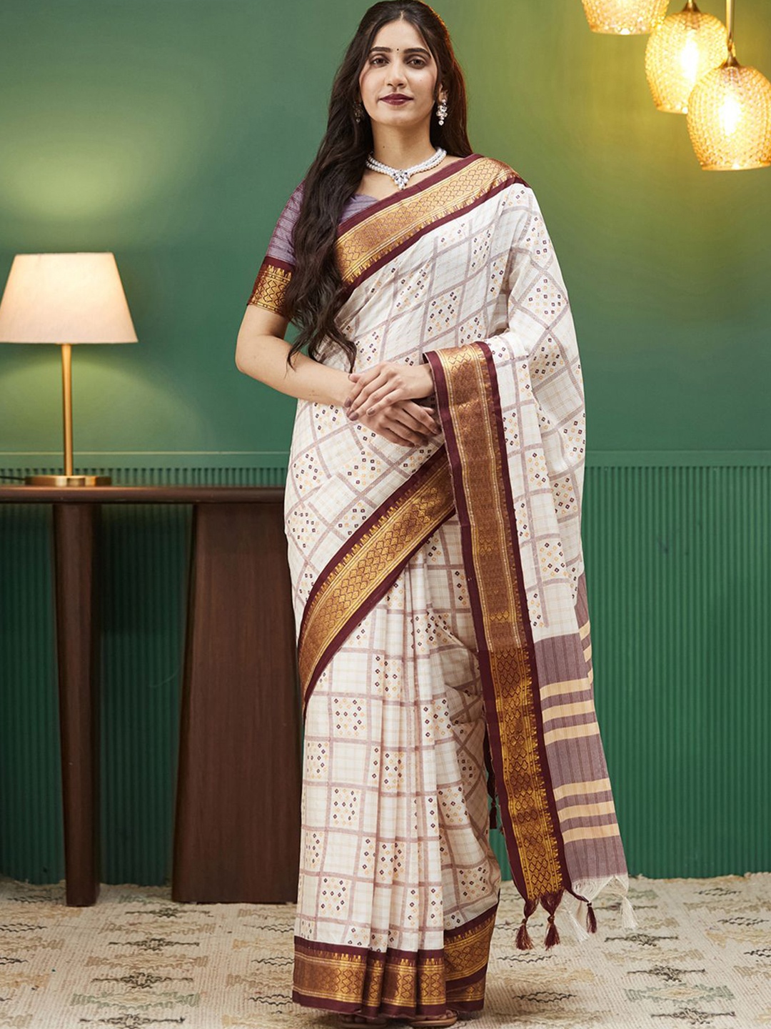 

all about you Bandhani Zari Silk Blend Bandhani Saree, Off white
