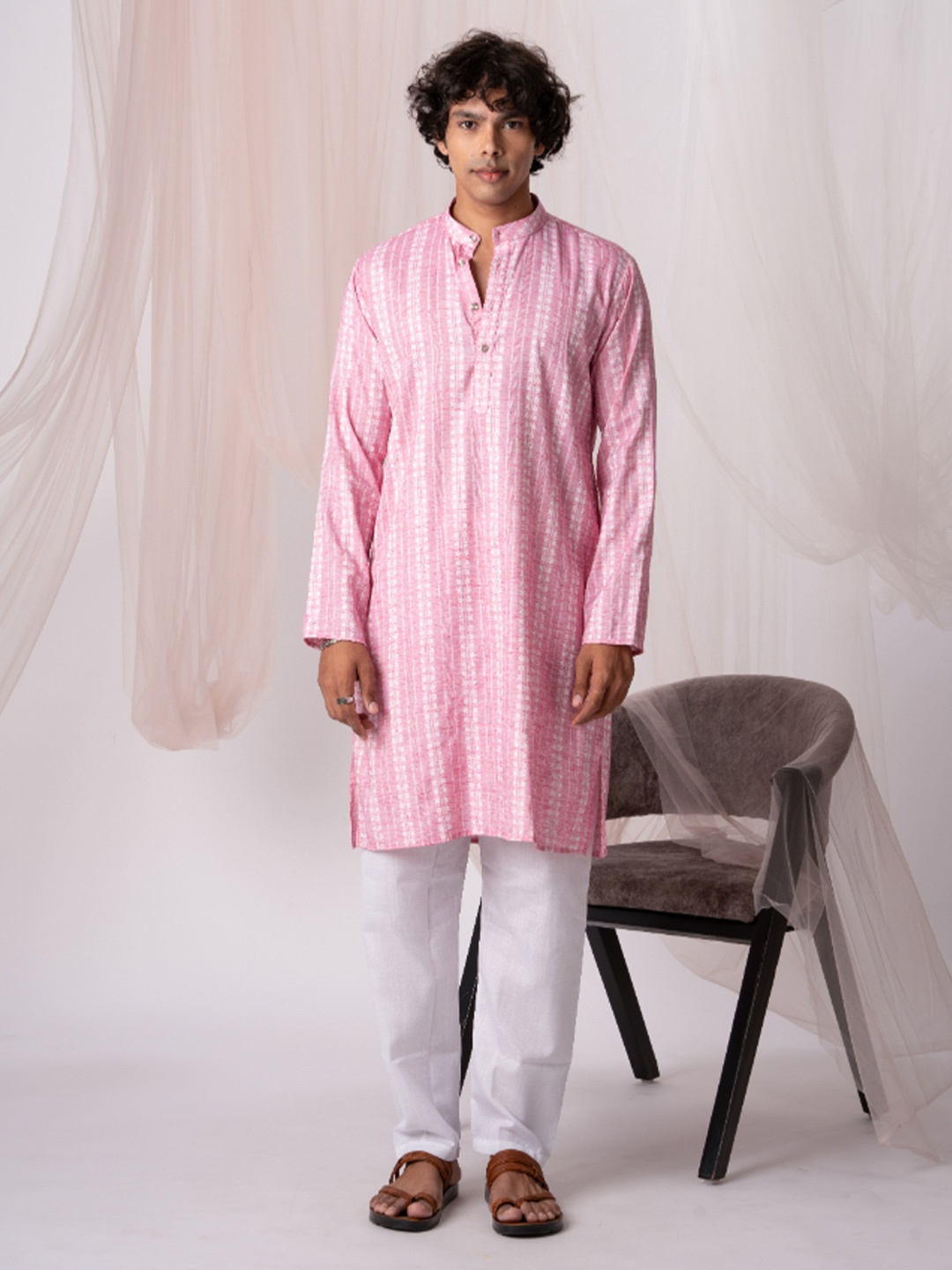 

5 Stitch Geometric Printed Mandarin Collar Khadi Kurta, Pink