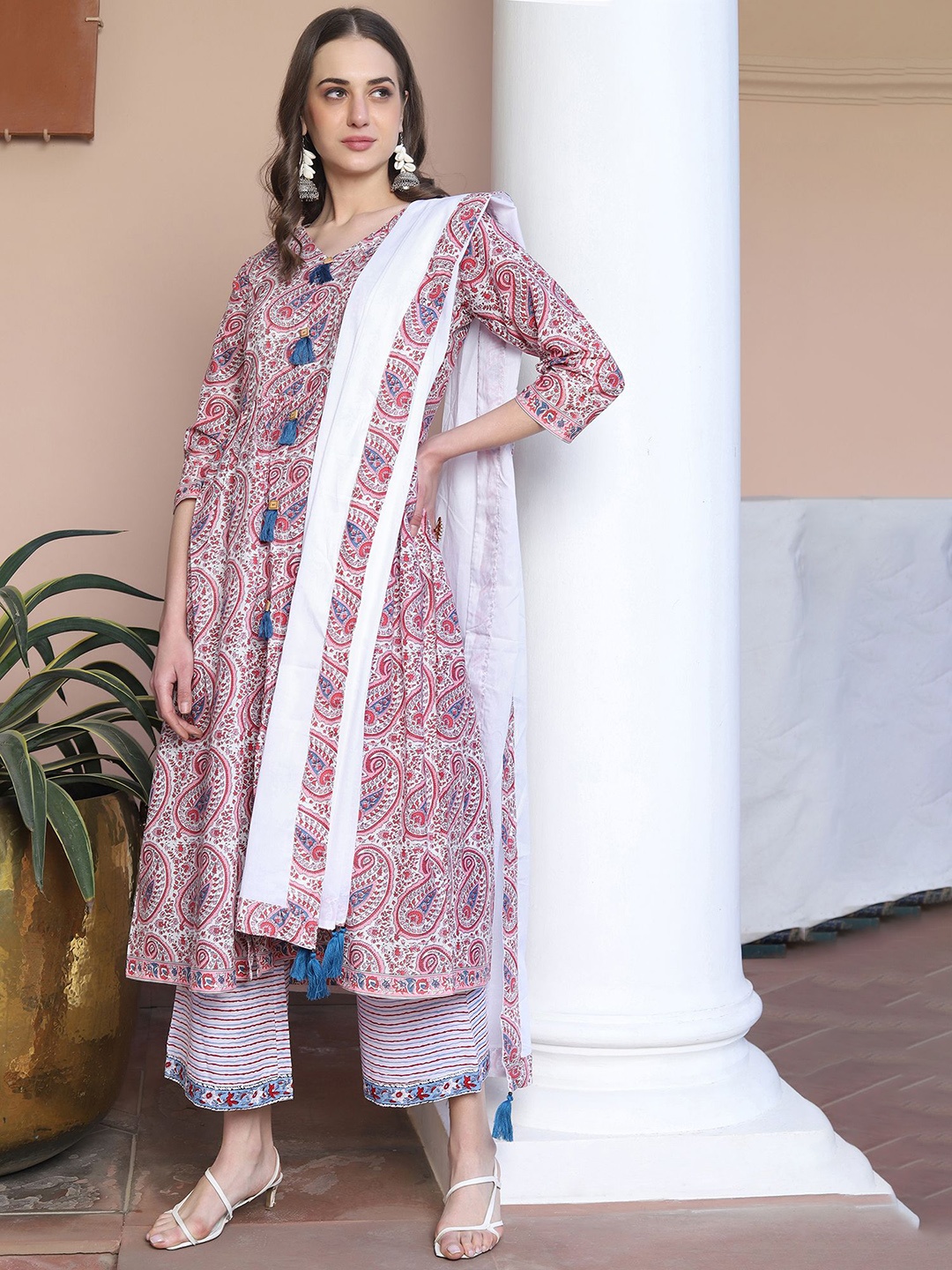 

HRITIKA Paisley Printed A-Line Kurta With Palazzos & Dupatta, Pink