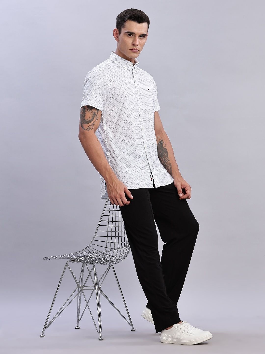 

Tommy Hilfiger Men Slim Fit Opaque Printed Casual Shirt, White