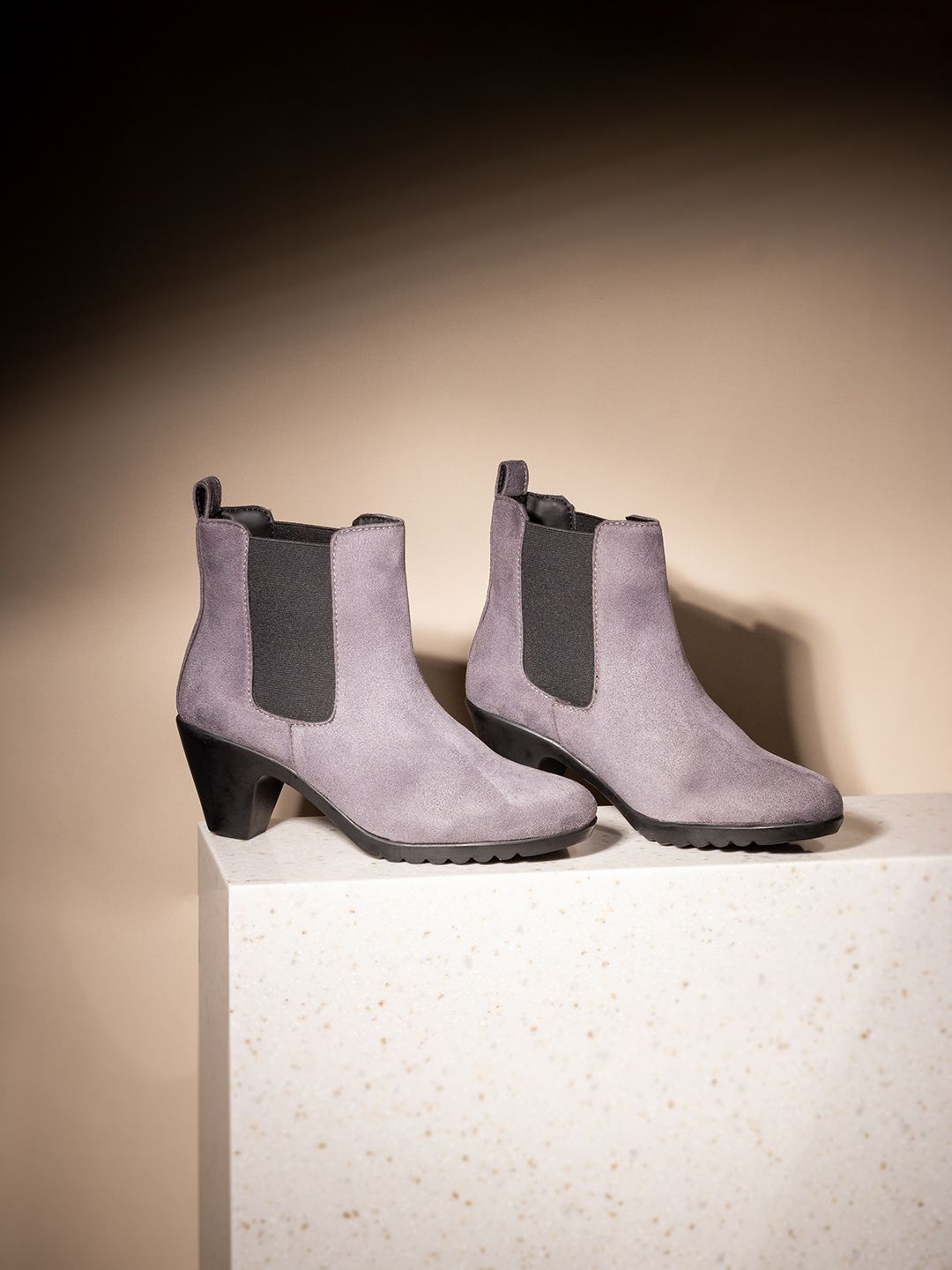 

Inc 5 Women Round Toe Block Heel Chelsea Boots, Grey