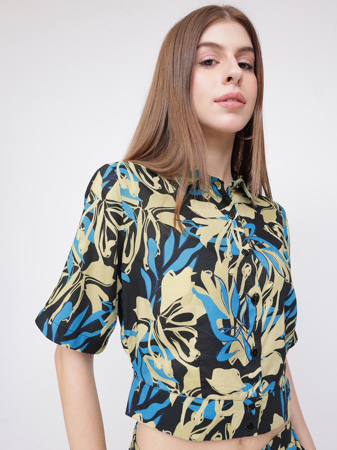 

DressBerry Floral Daze Retro Boxy Crop Shirt, Black