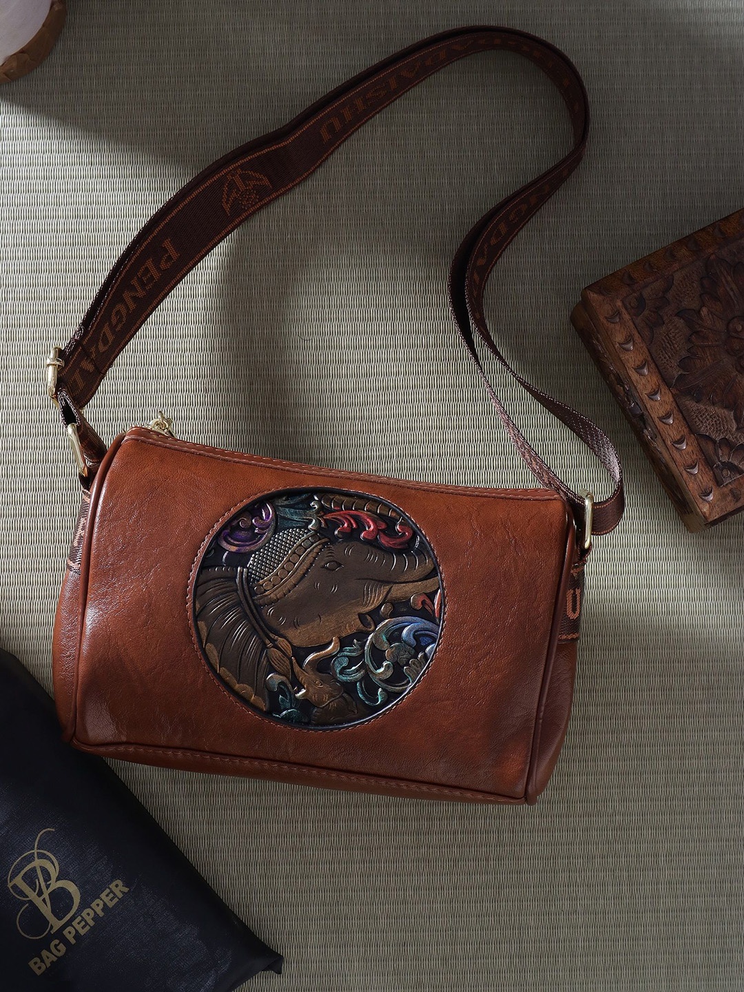

Bag Pepper Animal PU Structured Sling Bag with Applique, Brown