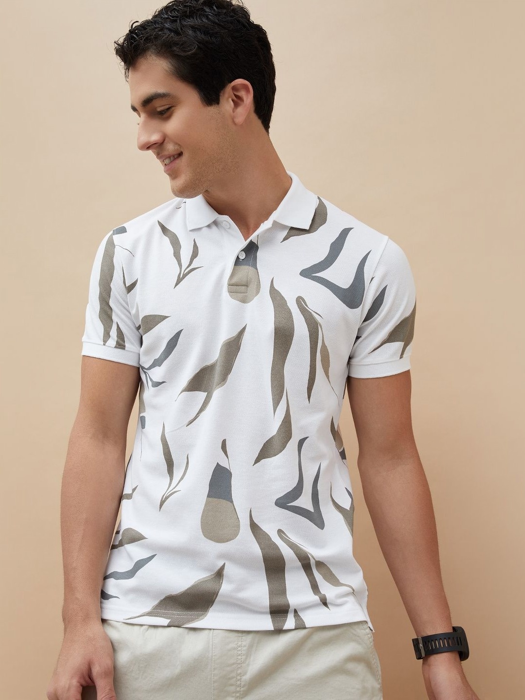 

Fame Forever by Lifestyle Men Printed Polo Collar Pockets T-shirt, White