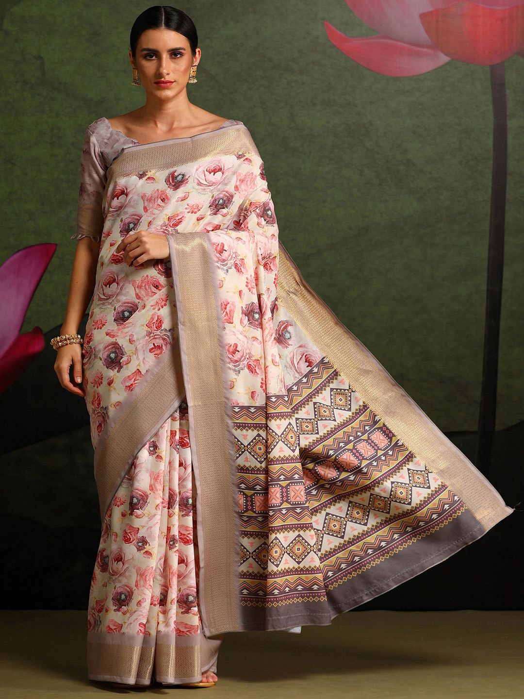 

Mitera Floral Zari Silk Blend Sungudi Saree, Off white