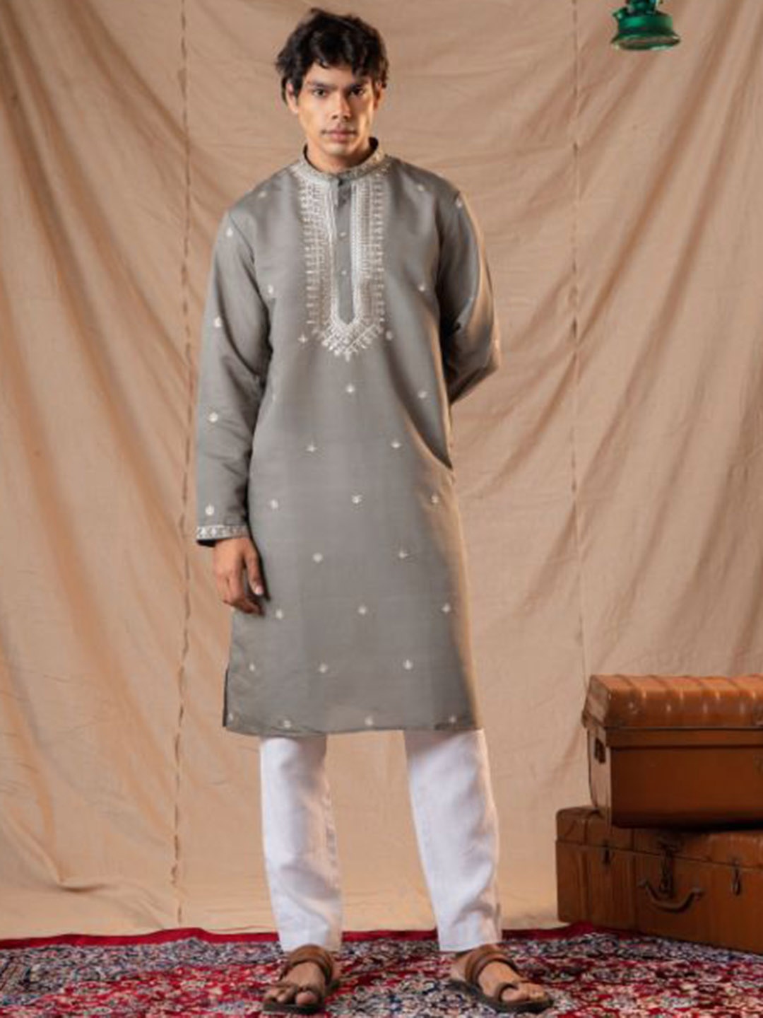 

5 Stitch Ethnic Motifs Embroidered Sequinned Mandarian Collar Chanderi Silk Kurta, Grey