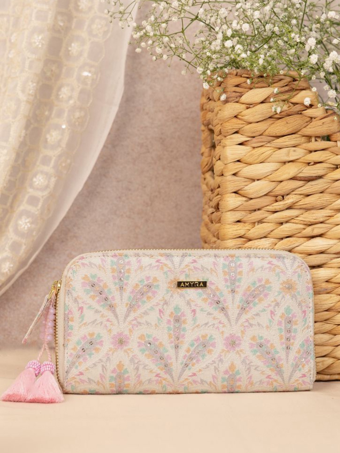 

AMYRA Embellished Structured Shoulder Bag, Off white